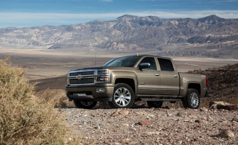 02 USF Chevy Silverado Crew Cab High Country 2015 principal