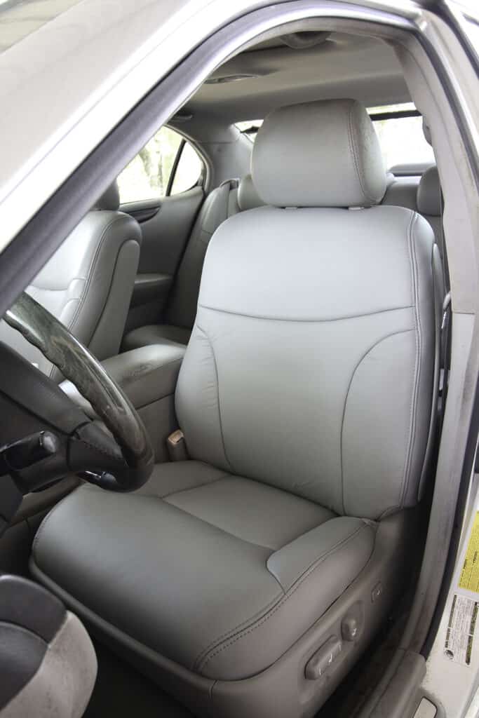 17 USF Lexus ES300 2004 Top Bottom 3