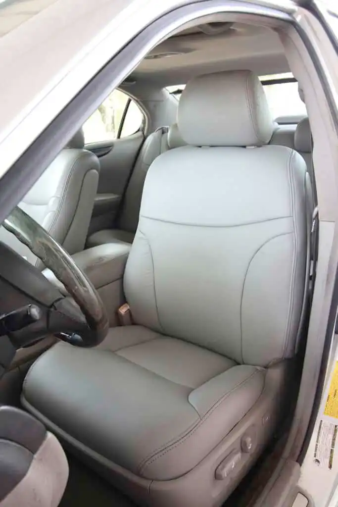 17 USF Lexus ES300 2004 Top Bottom 3
